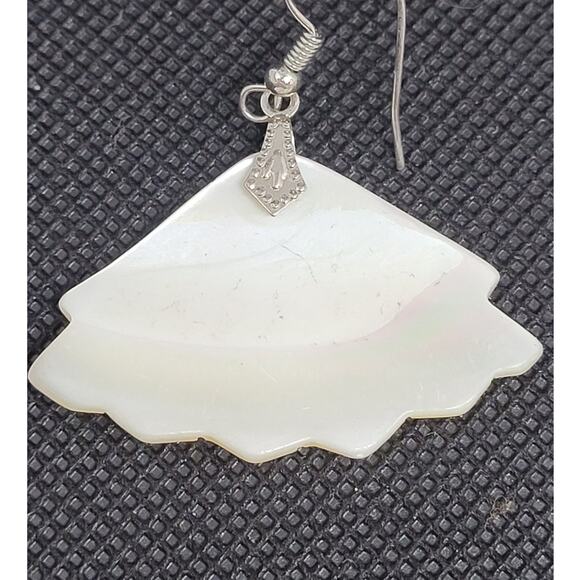 Vintage 80s Sterling Silver Mother  Pearl Fan Earrings Boho Chic Statement - Picture 5 of 6